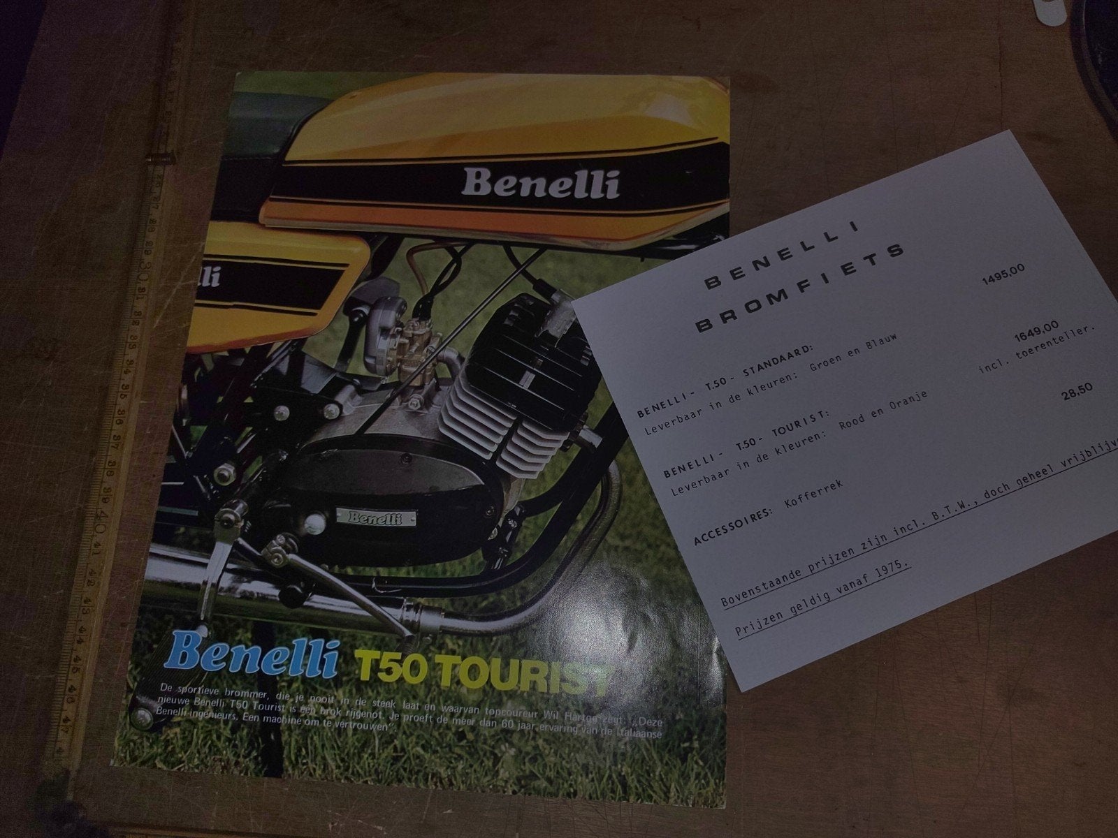 Folder Benelli T50 Tourist 1975 met prijslijst, Fietsen en Brommers, Handleidingen en Instructieboekjes, Ophalen of Verzenden