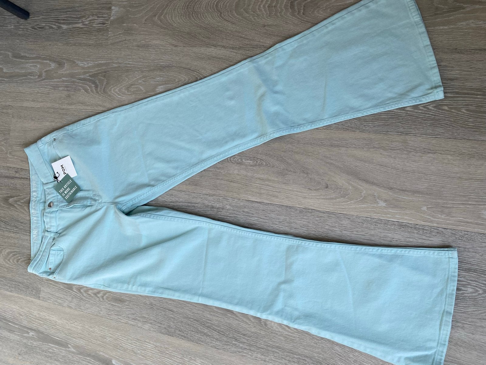 POM jeans Kate Flare Cloudy Blue maat 40, Kleding | Dames, Ophalen of Verzenden, Nieuw, Maat 38/40 (M), Blauw
