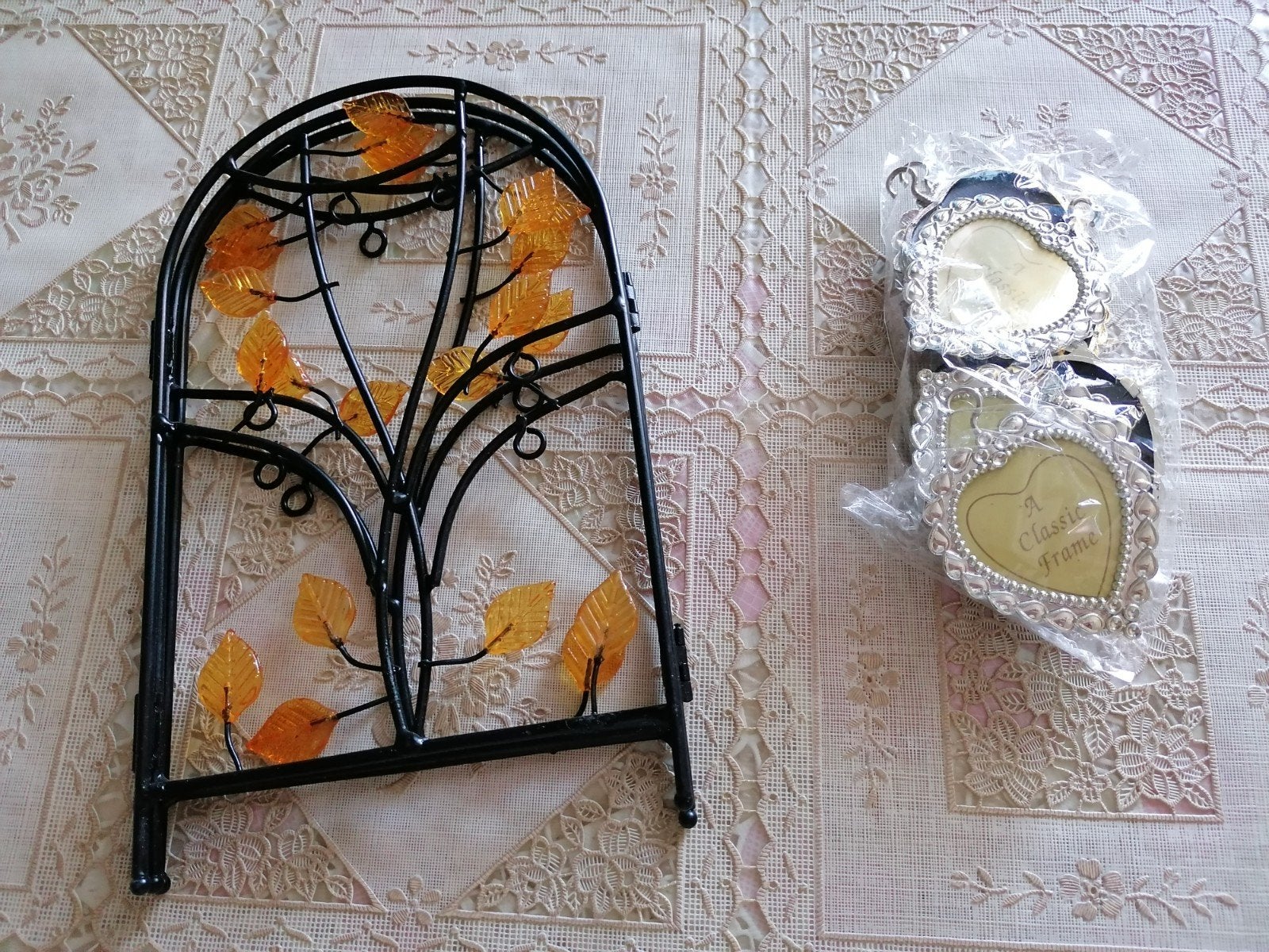 Decoratieve metalen fotolijst met bladeren, Hangend, Nieuw, Ophalen of Verzenden, Fotolijst