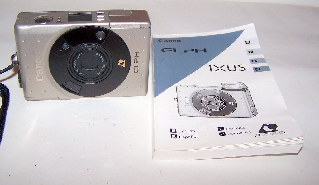 Zeldzame Canon Ixus Elph met gebruiksaanwijzing. Nwst., Ophalen of Verzenden, Zo goed als nieuw, Compact, Canon