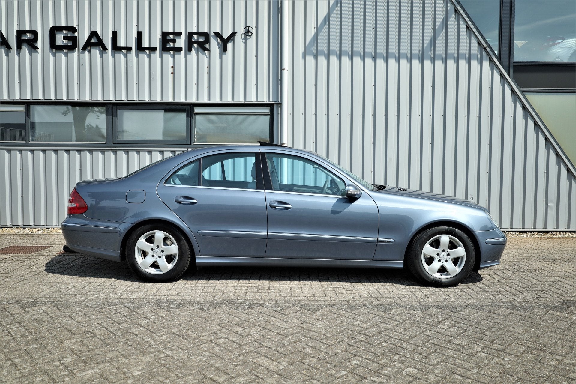 Mercedes-Benz E-Klasse E 280 Avantgarde 81057km Youngtimer, Auto's, Automaat, Achterwielaandrijving, Gebruikt, Automatische klimaatregeling