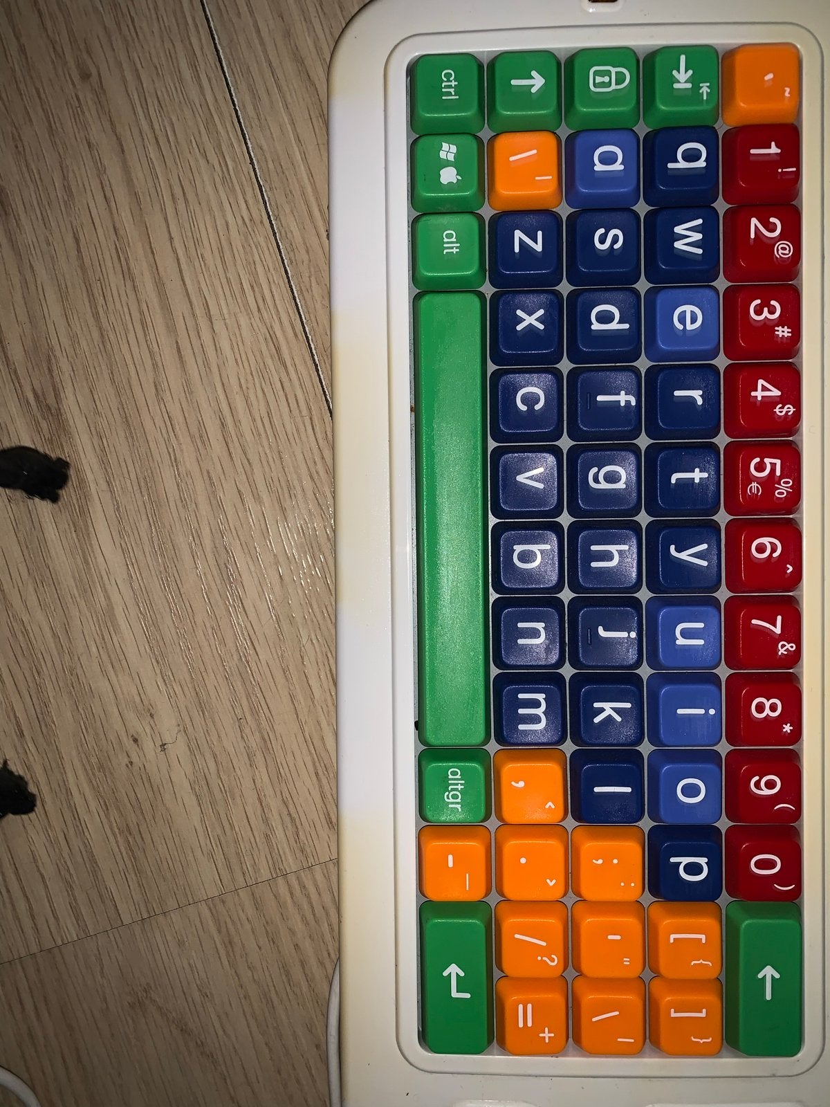 Clevy Toetsenbord - Kleurrijk en Gebruiksvriendelijk, Plug-and-play, Ophalen of Verzenden, Zo goed als nieuw, Qwerty