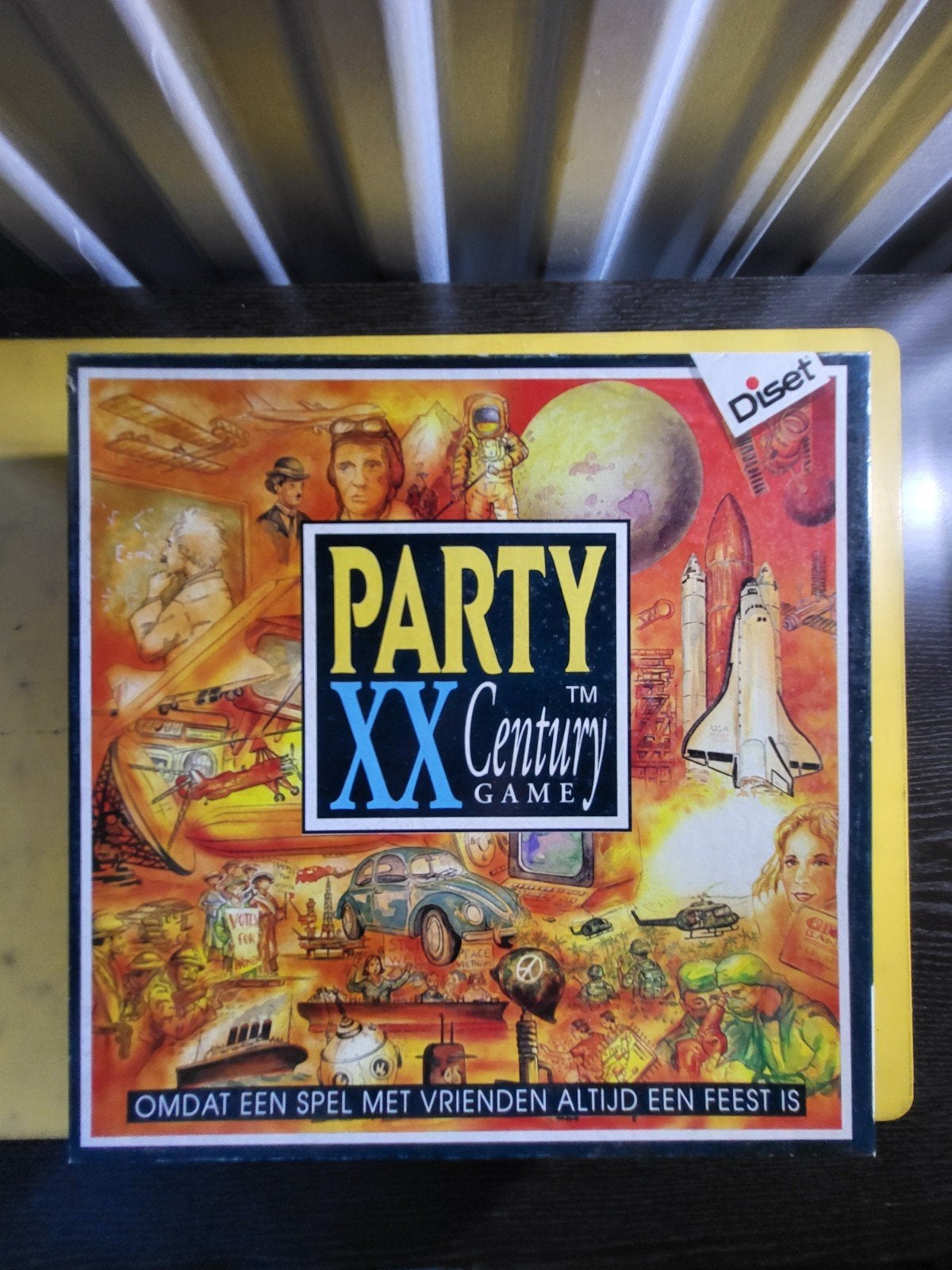 Spel "Party XX Century", Ophalen of Verzenden, Zo goed als nieuw