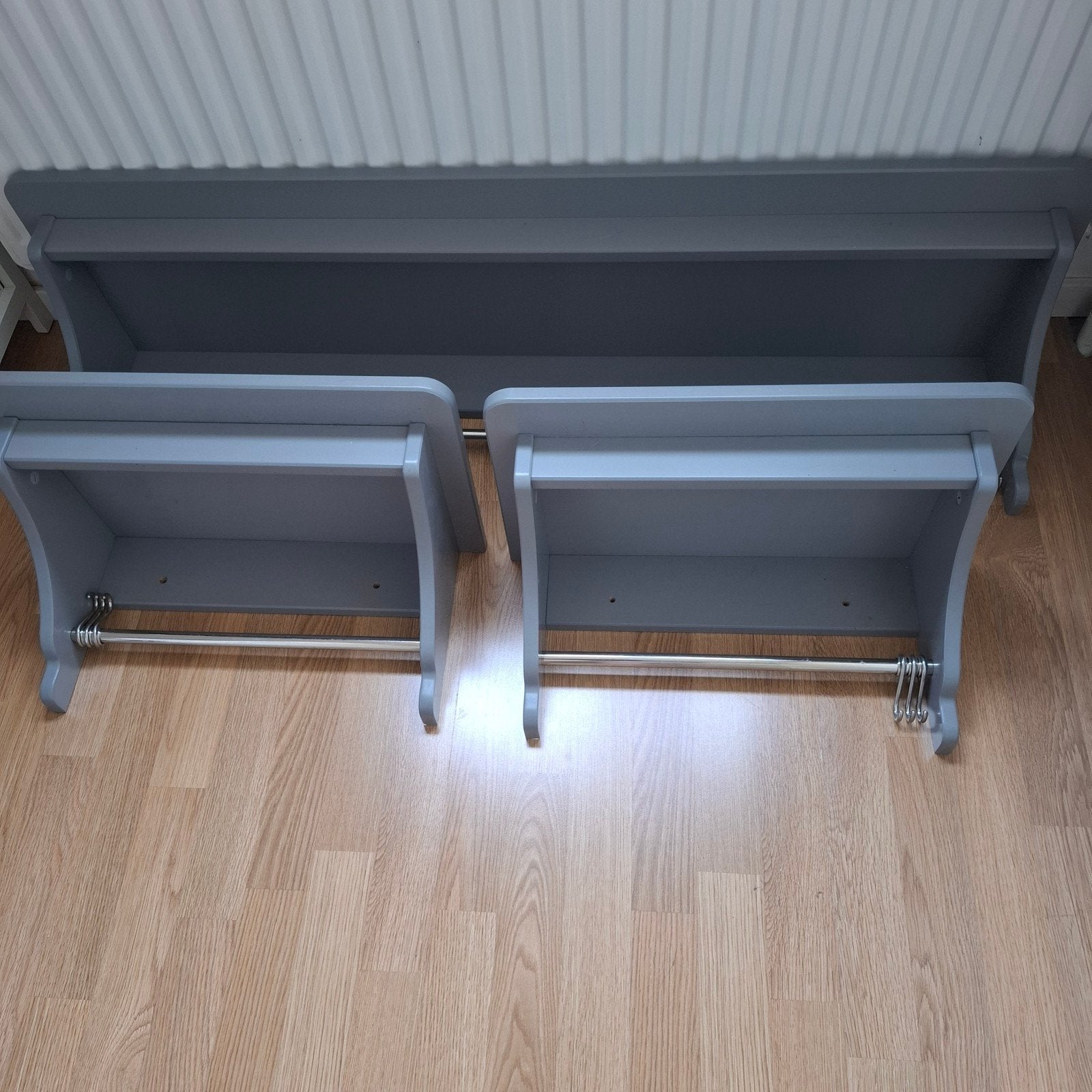 Ikea Tornviken wandplank met haken - grijs, Ophalen, Zo goed als nieuw