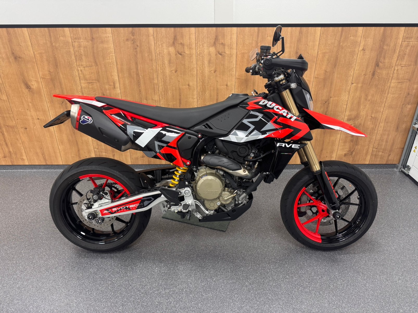 In nieuwstaat ducati hypermotard mono RVE full termignoni, Particulier, Meer dan 35 kW, SuperMoto