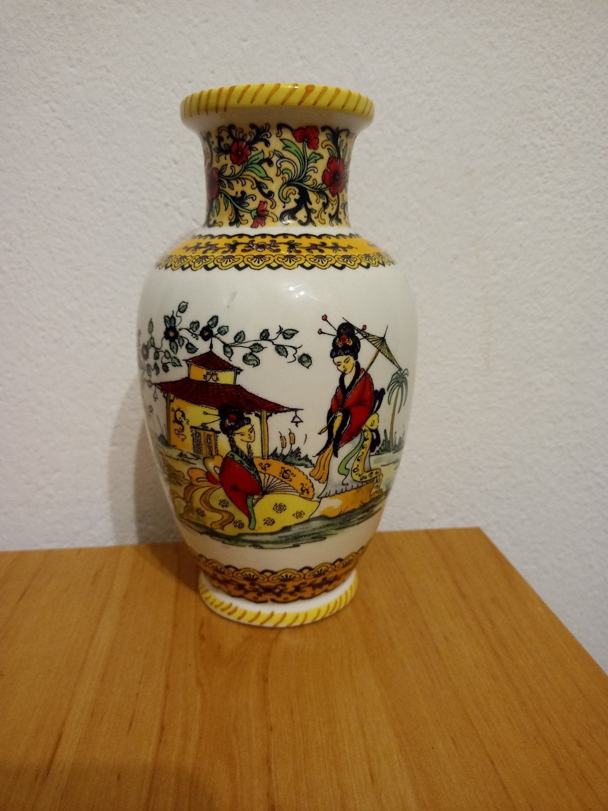 Leuk Chinees vaasje, Huis en Inrichting, Woonaccessoires | Vazen, Ophalen of Verzenden, Overige kleuren