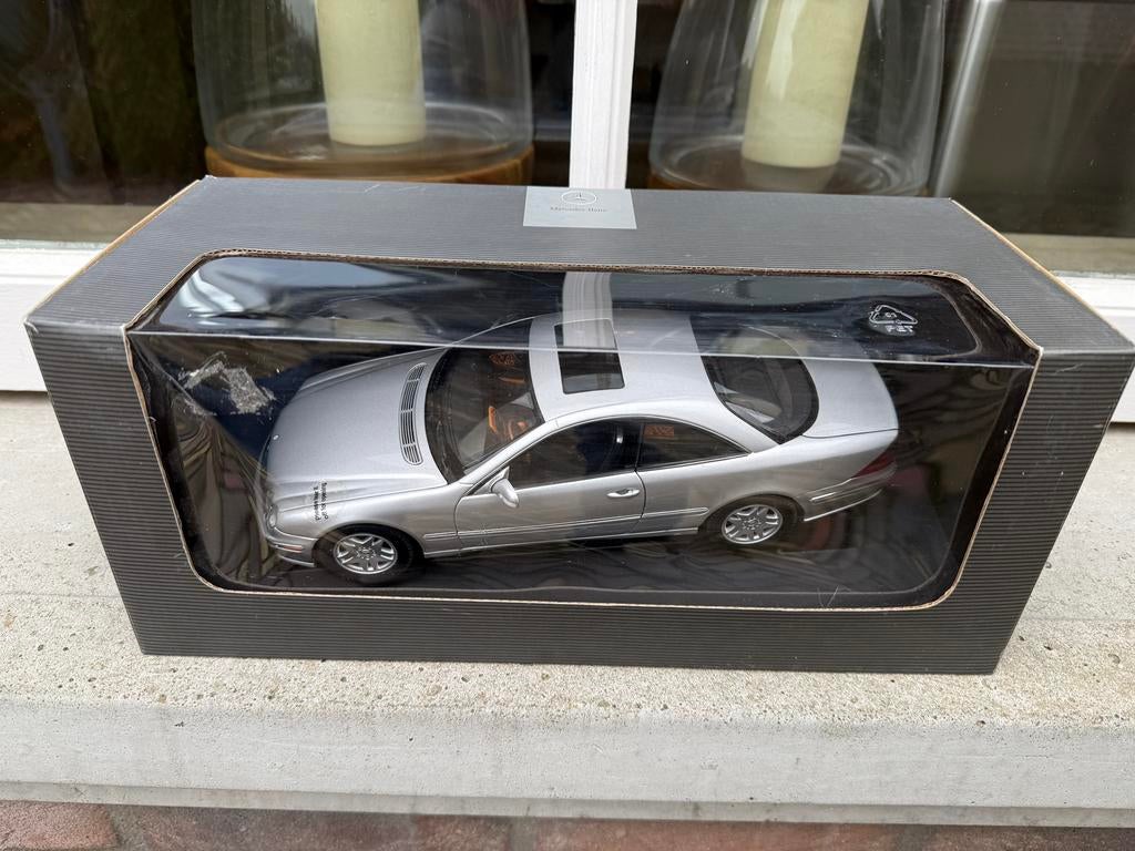 1:18 Mercedes CL500 C215 zilver 1998 Autoart Dealer Editie, Hobby en Vrije tijd, Modelauto's | 1:18, Auto, Autoart, Nieuw, Ophalen of Verzenden