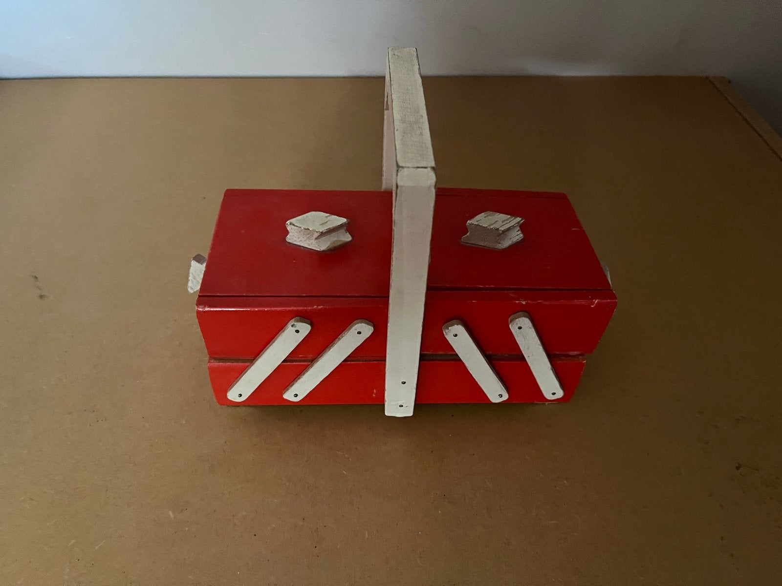Speelgoed vintage Kinder Naaidoos - Rood Houten Naaikistje, Ophalen of Verzenden