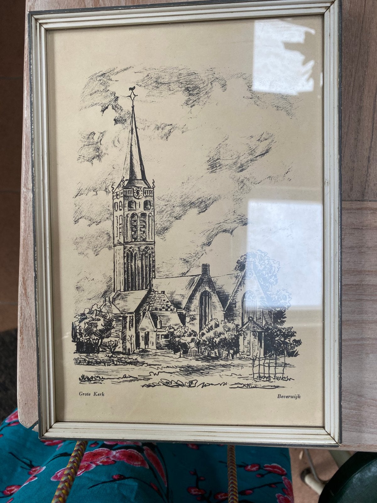 Tekening plaatje van beverwijk de grote kerk, Antiek en Kunst, Ophalen of Verzenden, Print, Achter glas