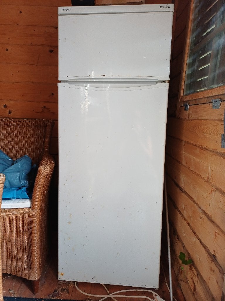 IJskast met vriesgedeelte Indesit, Ophalen, Gebruikt, 200 liter of meer, Met aparte vriezer