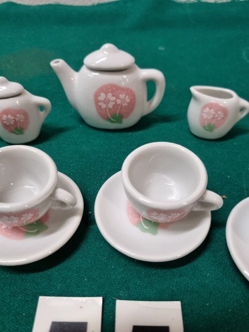mini servies witte bloem roze wolk, Antiek en Kunst, Antiek | Servies compleet, Ophalen of Verzenden