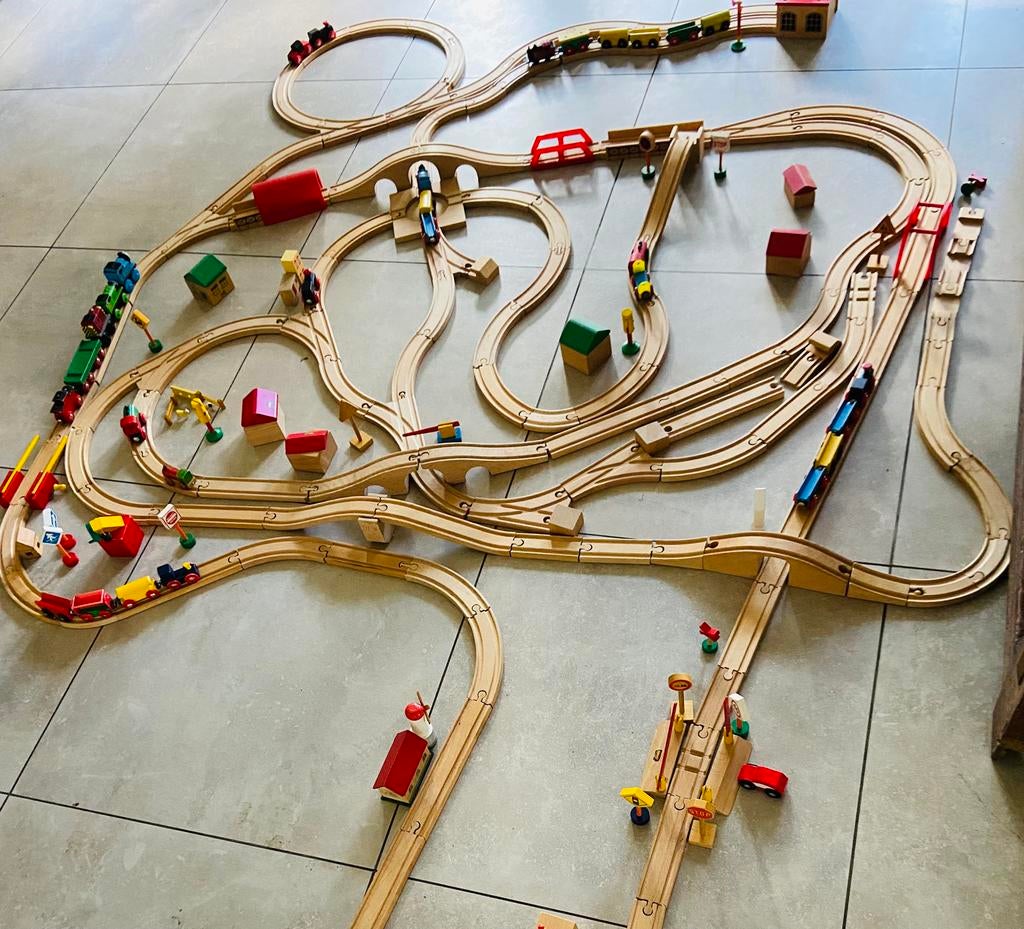 Erg veel brio  rails ,treinen etc, Ophalen of Verzenden, Zo goed als nieuw