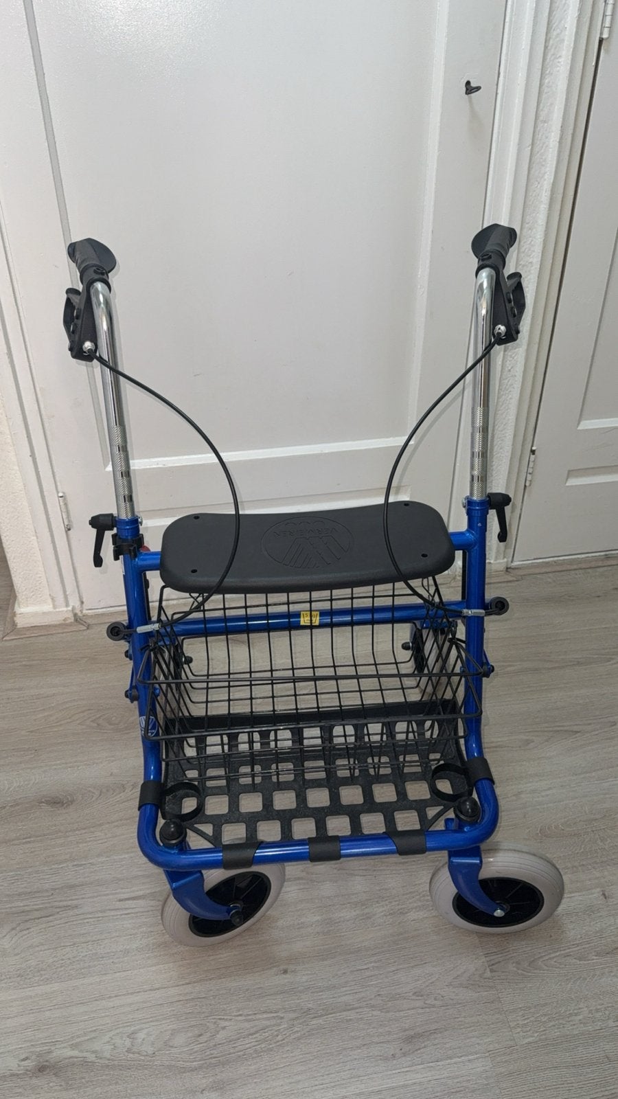 Rollator zo goed als nieuw, Diversen, Rollators, Zo goed als nieuw, Lichtgewicht, Ophalen
