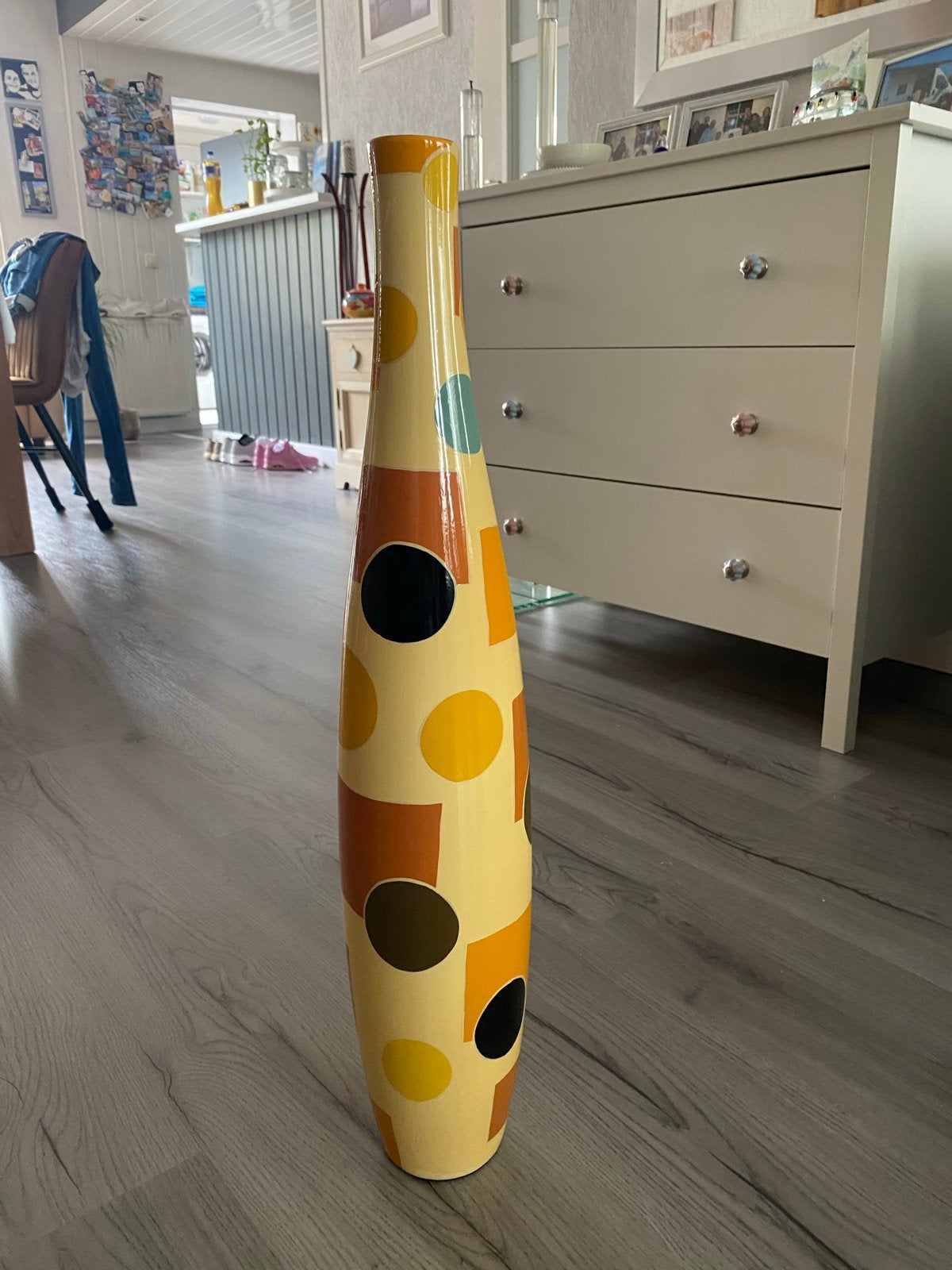 Grote decoratieve vloervaas met kleurrijk patroon, 66cm hoog, Antiek en Kunst, Ophalen of Verzenden