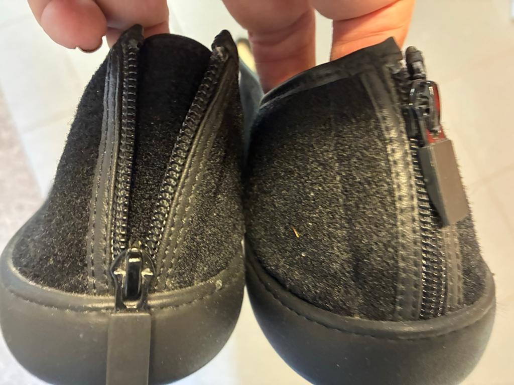 Podowell Speciale Pantoffels Maat 41 Zwart, Ophalen of Verzenden, Gedragen, Zwart, Pantoffels of Sloffen