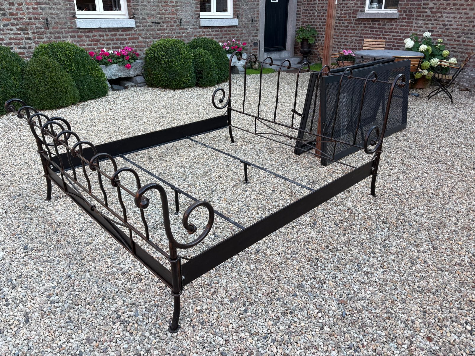 Bed  2.00 x 1.80 mtr, Huis en Inrichting, Ophalen, Gebruikt, 90 cm, Zwart
