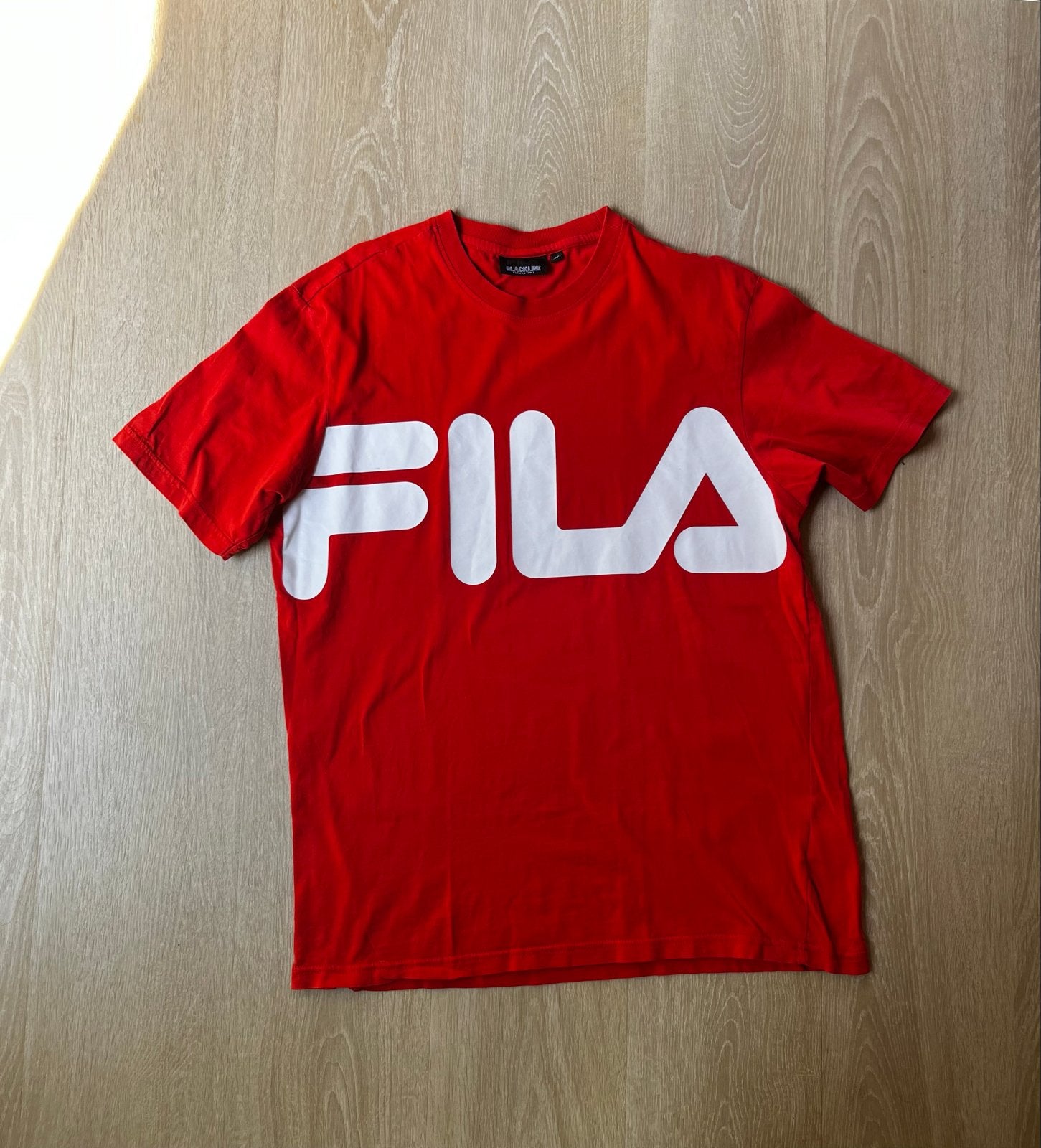 Fila T-shirt - Rood met logo - Maat M, Kleding | Heren, Ophalen of Verzenden, Gedragen, Maat 48/50 (M), Rood