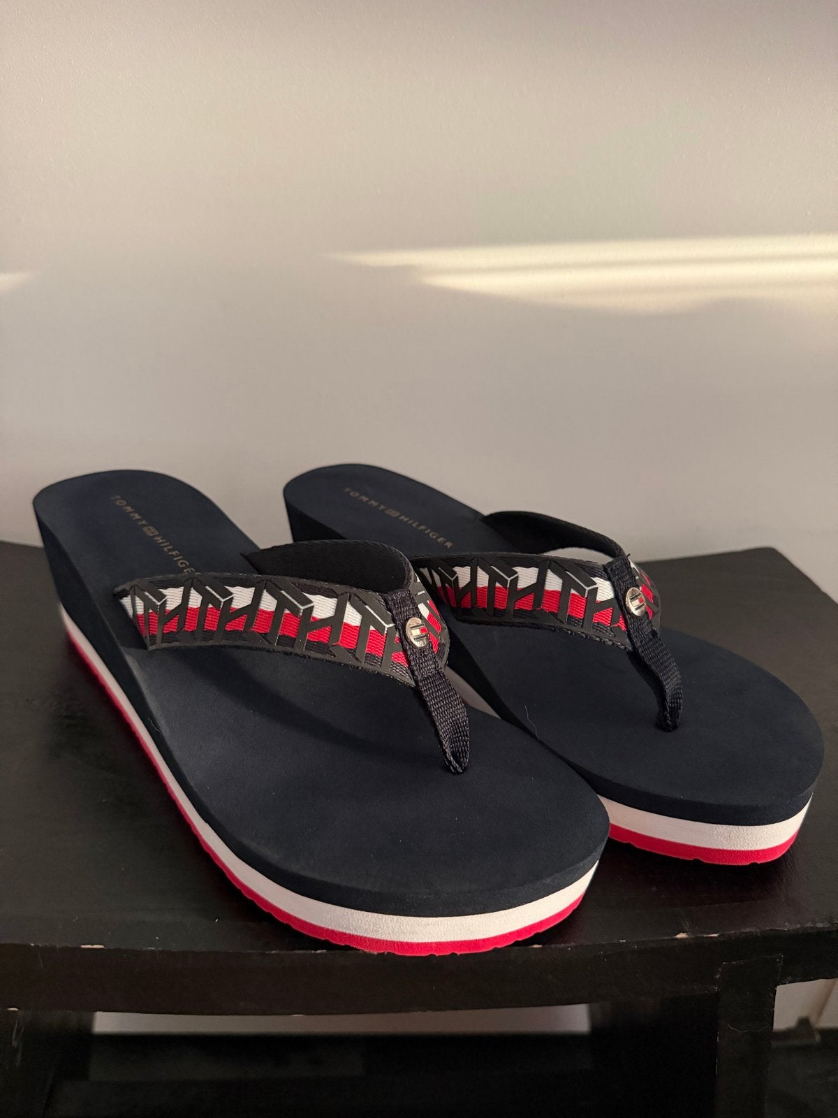 Tommy Hilfiger Slippers - Maat 39, Ophalen of Verzenden, Zo goed als nieuw, Blauw, Slippers