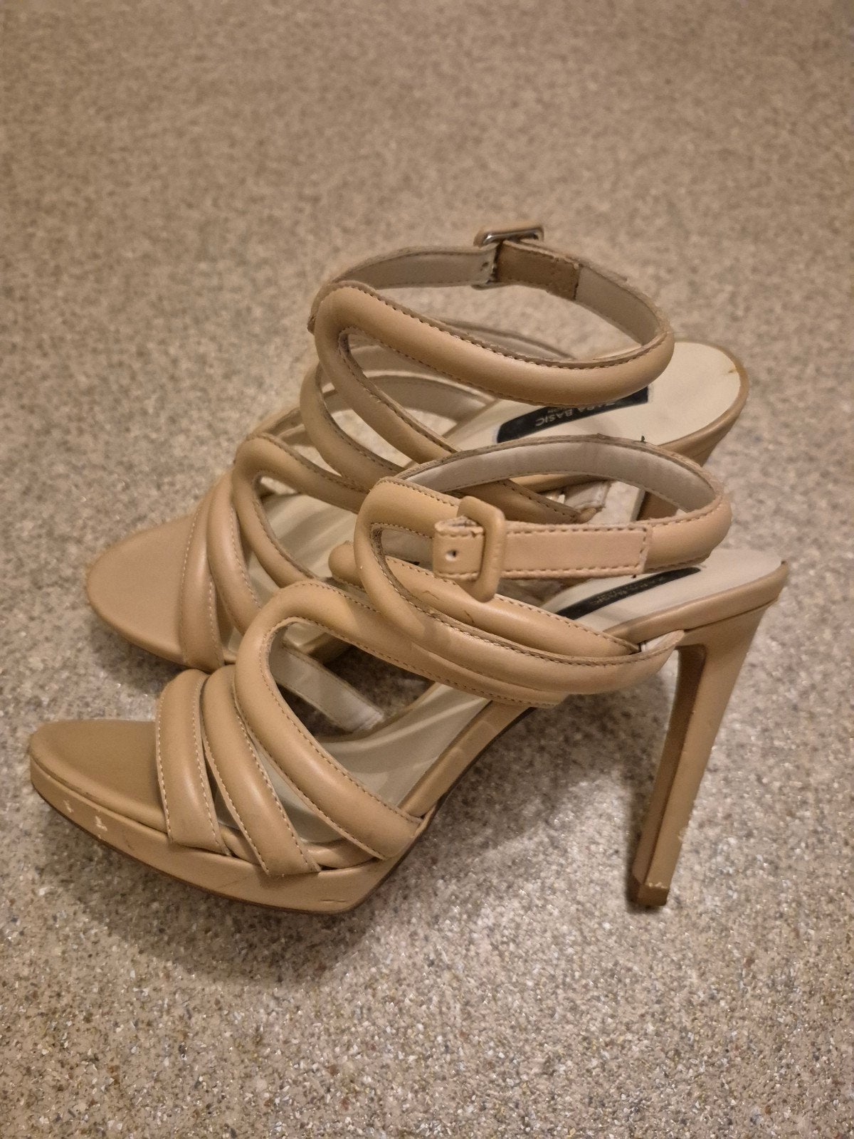 Zara Basic Collection Sandalen met Hoge Hakken - Beige, Beige, Schoenen met hoge hakken, Gedragen, Zara Basic Collection