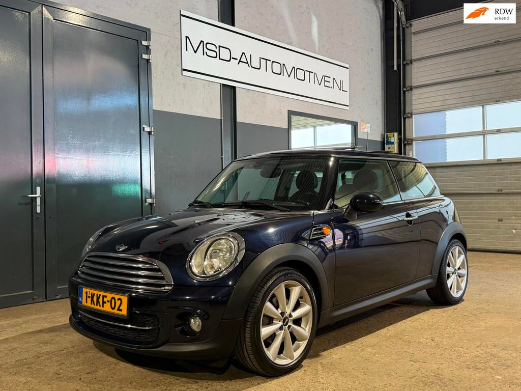 Mini Mini 1.6 Cooper D|PANORAMA|PDC|NAVI|Clima|LEDER!, Voorwielaandrijving, Euro 5, Gebruikt, 4 cilinders
