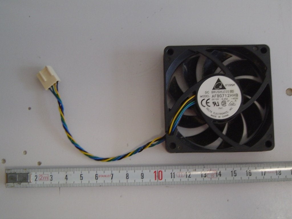 Delta Electronics Inc. borstelloze PC Fan 70 x 70 x 15 mm 12, Computers en Software, Ophalen of Verzenden, Gebruikt, Luchtkoeling