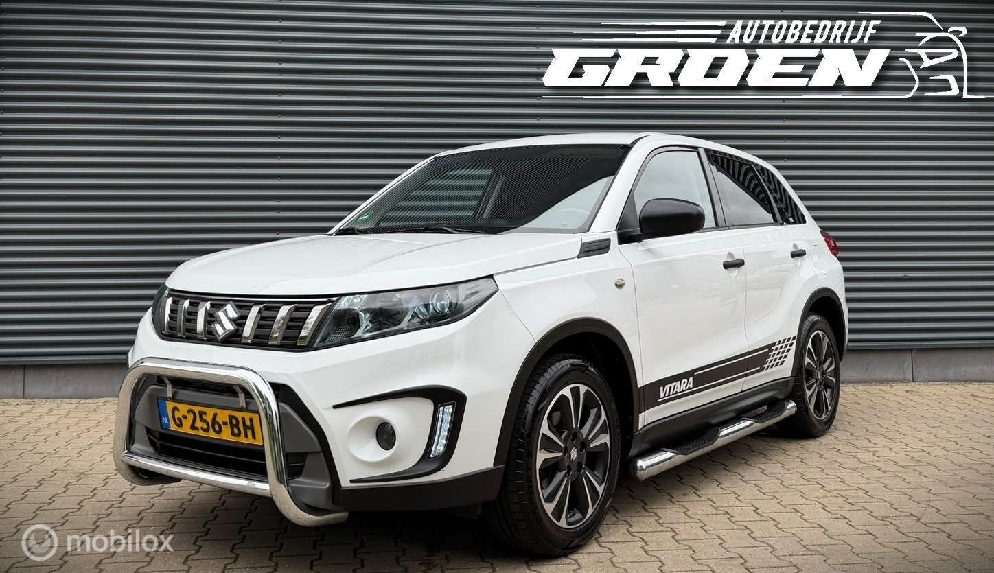 Suzuki Vitara 1.6 Comfort CARPLAY|TREKHAAK|LED|XENON|CRUISE, Auto's, Euro 6, 4 cilinders, 400 kg, Wit