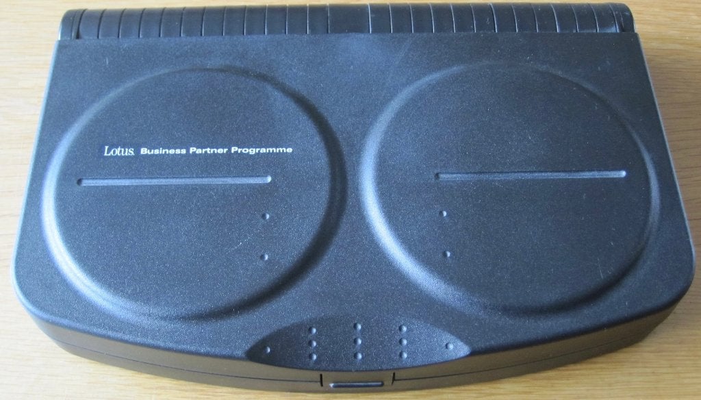 CD opbergbox van hardplastic - voor 24 schijfjes, Ophalen of Verzenden, Zo goed als nieuw