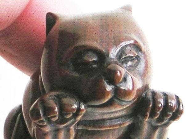 Handgesneden Chinese gordelknoop met een kat (Item 1090), Verzamelen, Verzenden, Zo goed als nieuw, Dier