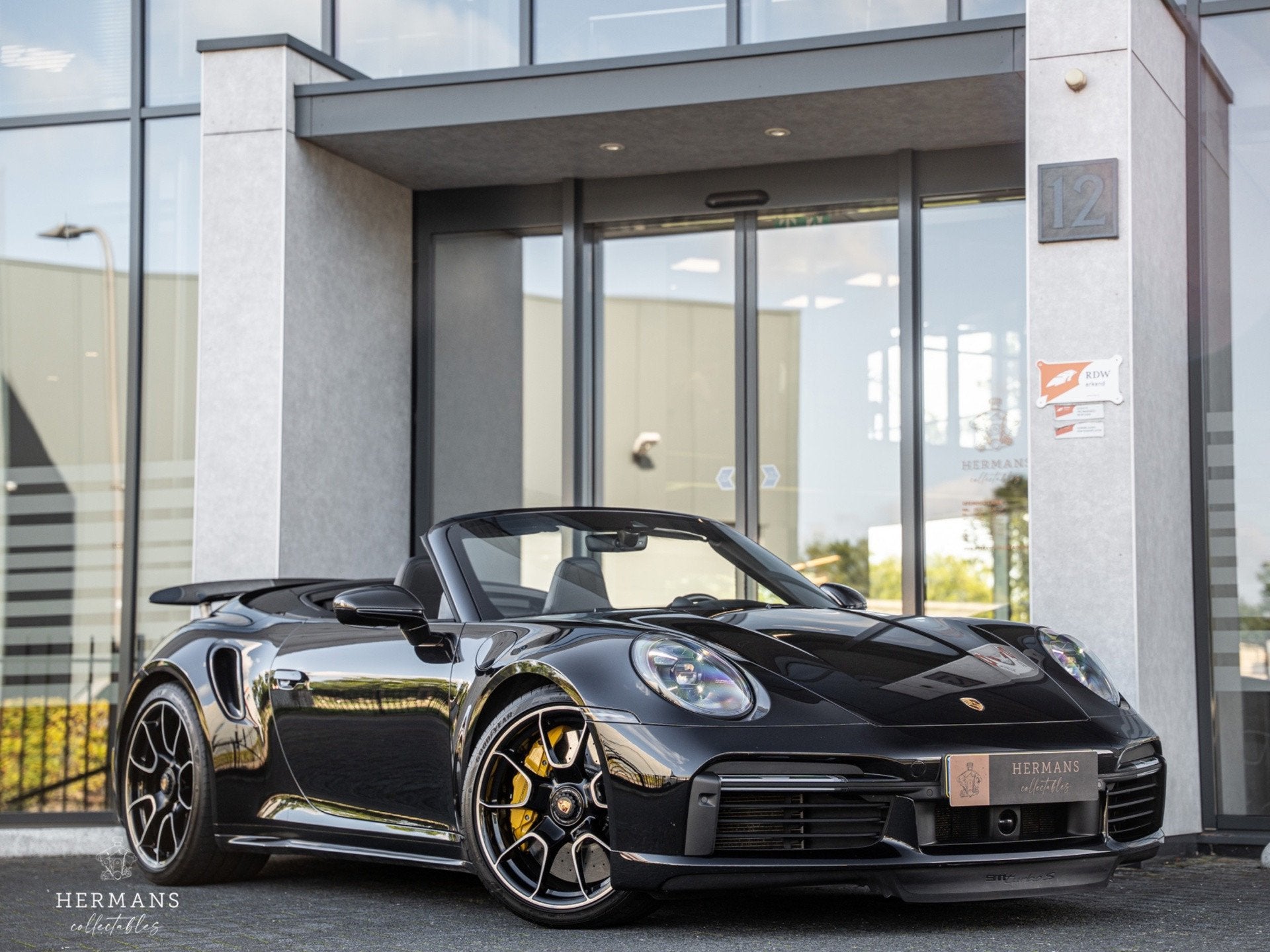 Porsche 911 992 Cabrio 3.8 Turbo S / Akrapovic / Carbon / BO, Auto's, Dealer onderhouden, Gebruikt, Verwarmde buitenspiegels, Cabriolet