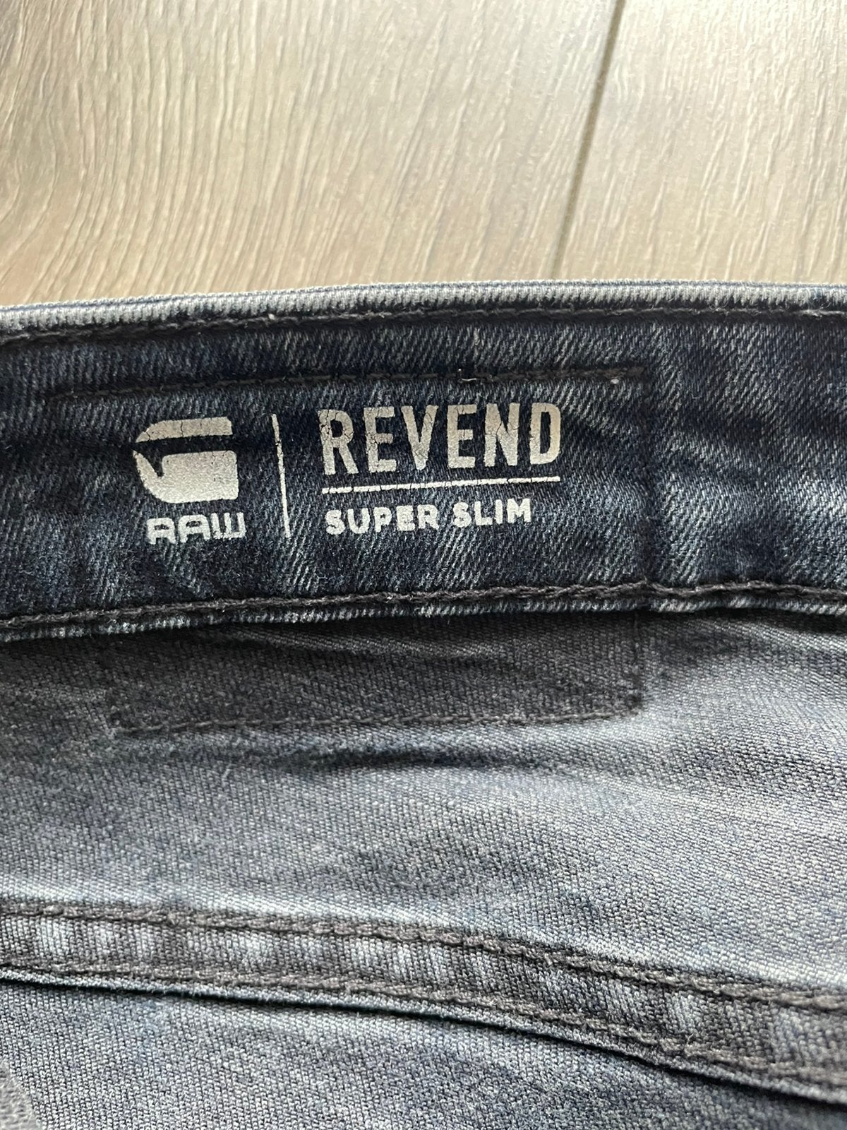 G-star Raw, Revend Super Slim donkerblauw XS, Ophalen of Verzenden, Zo goed als nieuw, Blauw, W32 (confectie 46) of kleiner