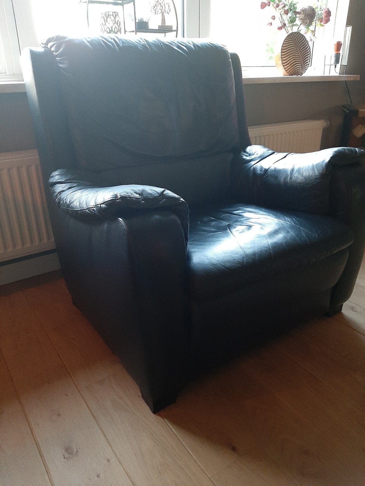 Zwarte leren bank en fauteuil, Gebruikt, Klassiek, 150 tot 200 cm, Tweepersoons
