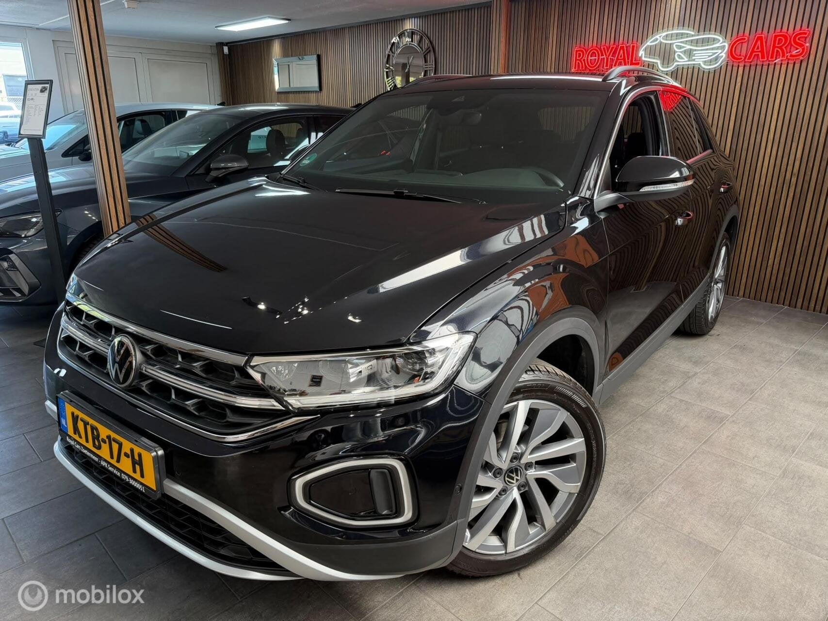 Volkswagen T-Roc 1.5 TSI MOVE Edition|Camera|Carplay|IQ Ligh, Auto's, Volkswagen, 4 cilinders, 150 pk, Zwart, Bedrijf