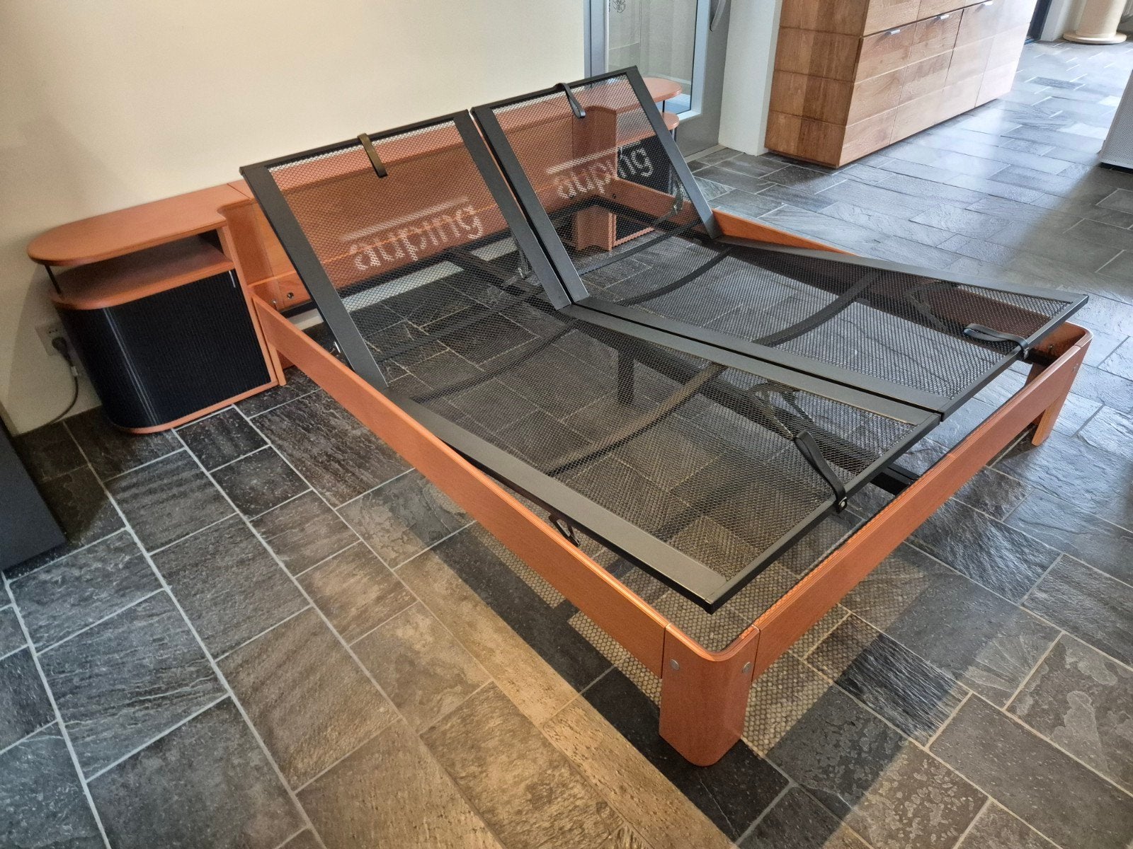 Auping auronde 1000, 160x200 achterwand kastjes optioneel, Huis en Inrichting, Slaapkamer | Bedden, Ophalen, Bruin, Tweepersoons