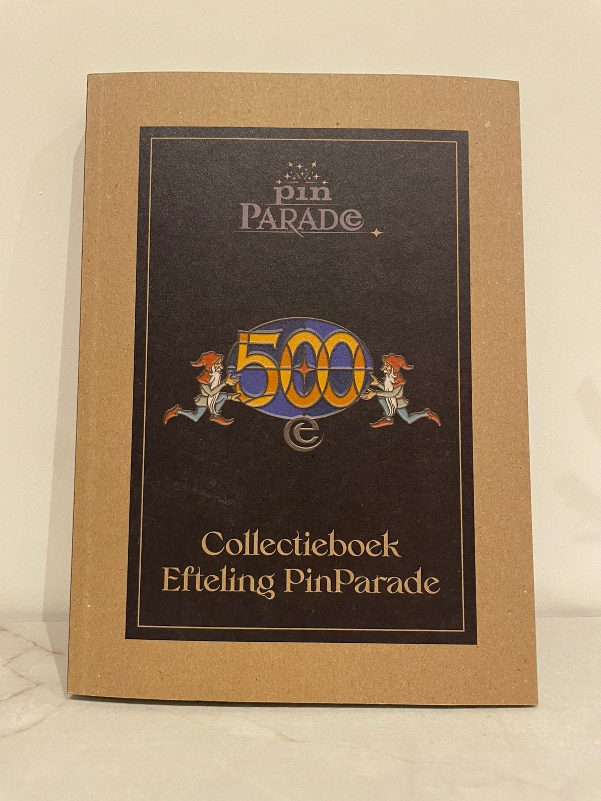 Efteling Pin Parade Boek Efteling Pincollectie PinParade, Verzamelen, Ophalen of Verzenden, Nieuw, Button of Speldje