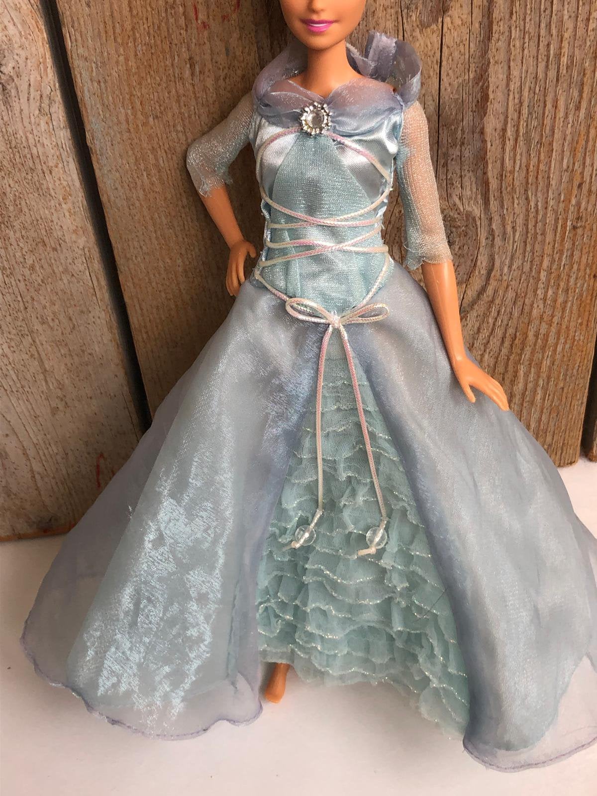 Barbie And The Magic Of Pegasus The Cloud Queen jurk, Ophalen of Verzenden, Zo goed als nieuw, Barbie