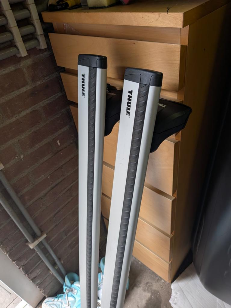 Thule Wingbar 123cm met slot en 2 sleutels, Auto diversen, Dakdragers, Ophalen, Zo goed als nieuw