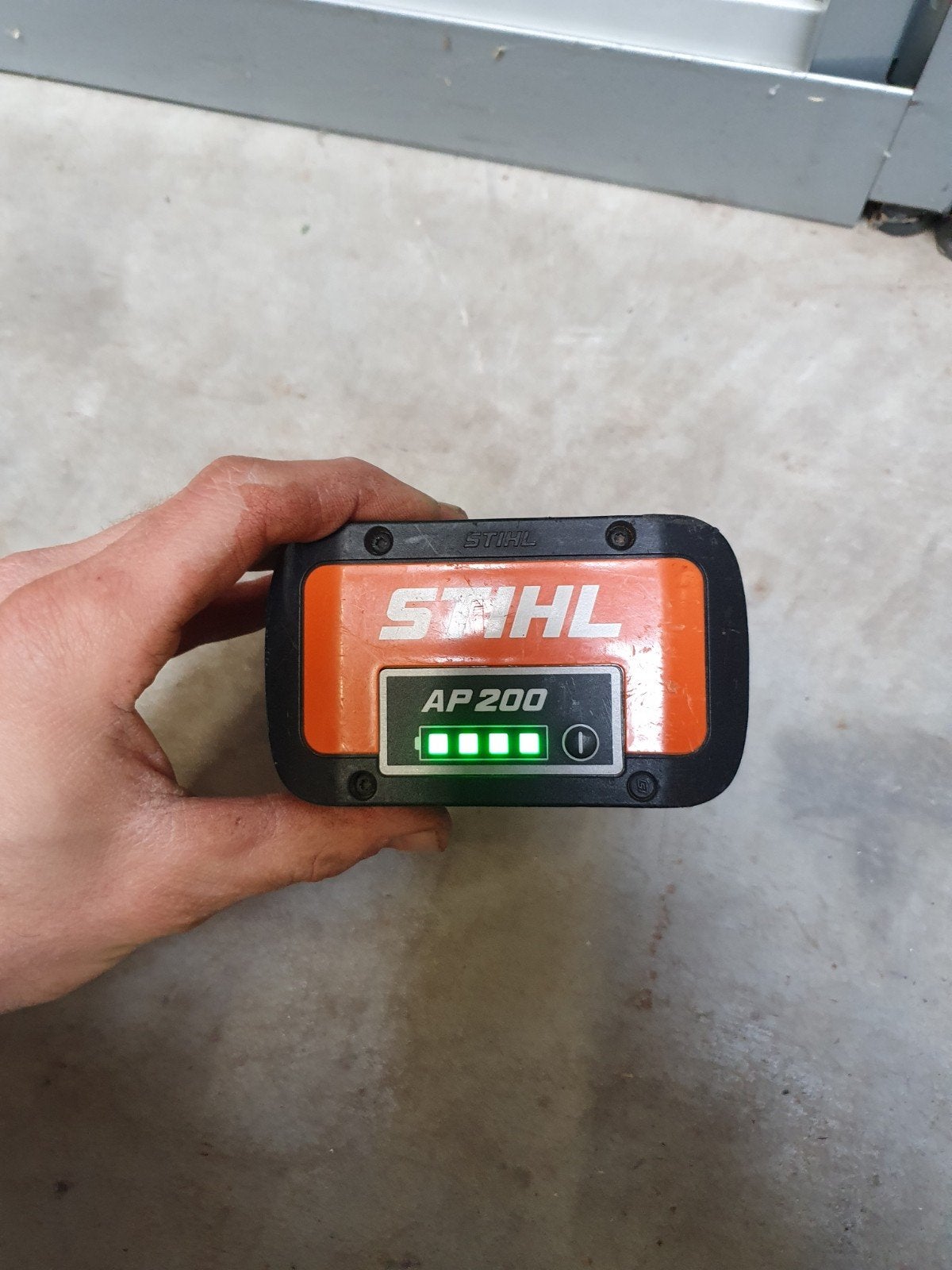 stihl ap 200 accu, Ophalen, Zo goed als nieuw