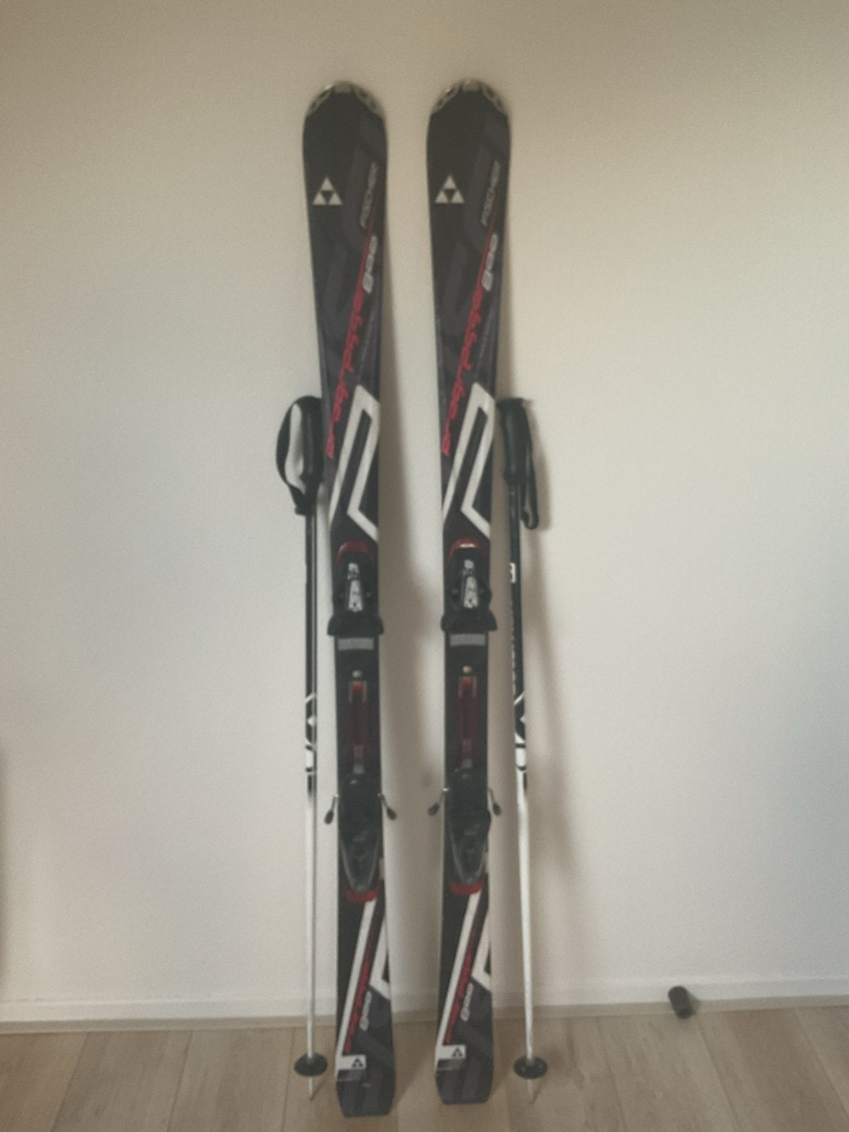 Fischer PRO B90 ski's met stokken - 165 cm, Ophalen, 160 tot 180 cm, Carve, Skiën