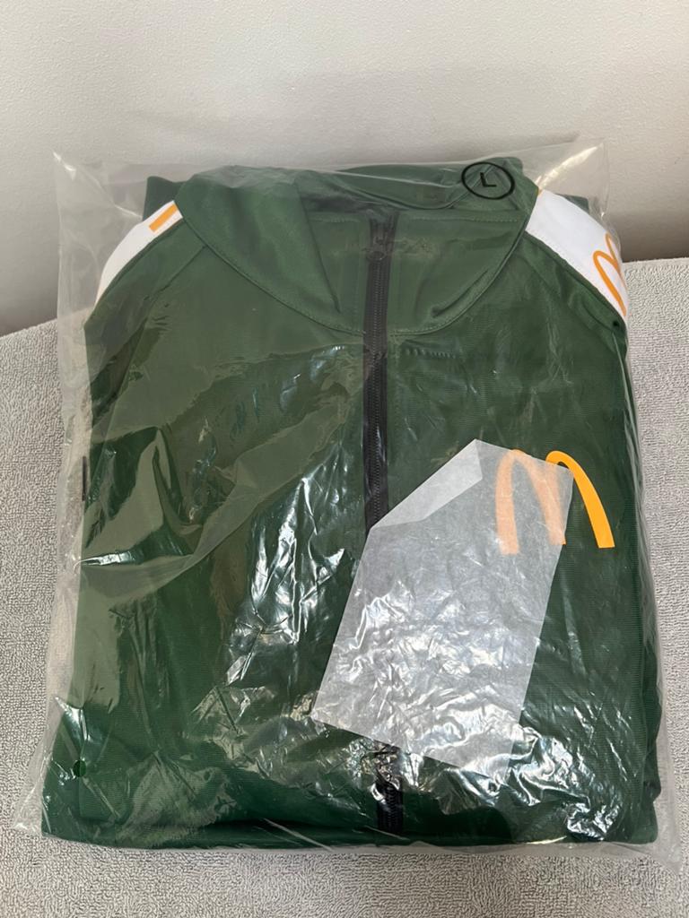 McDonald’s tracksuit trainingspak L in ongeopende verpakking, Maat 52/54 (L), Nieuw, Ophalen of Verzenden, Groen