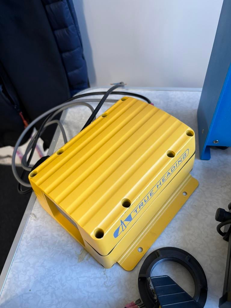AIS transponder treu heading, Ophalen of Verzenden, Zo goed als nieuw