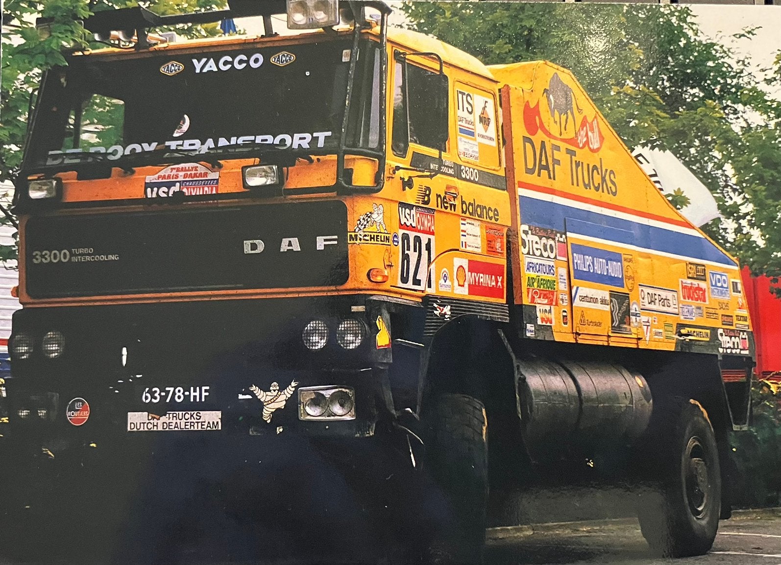 Ansichtkaart met DAF 3300 Paris-Dakar van De Rooy Transport, Ophalen of Verzenden, 1980 tot heden, Ongelopen, Voertuig