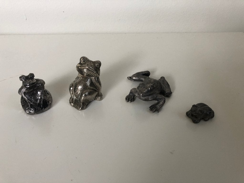B723 Twee metalen beeldjes in de vorm van een pad / kikker, Verzamelen, Beelden en Beeldjes, Ophalen of Verzenden, Gebruikt, Dier