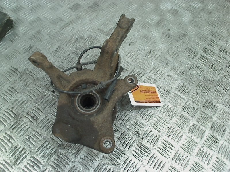 Fusee Links Voor Dacia Duster (HS) (2010-06/2018-01), Dacia, Gebruikt, Renault Deutschland AG, Peter-Huppertz-Straße 5, Köln 51063, , Duitsland