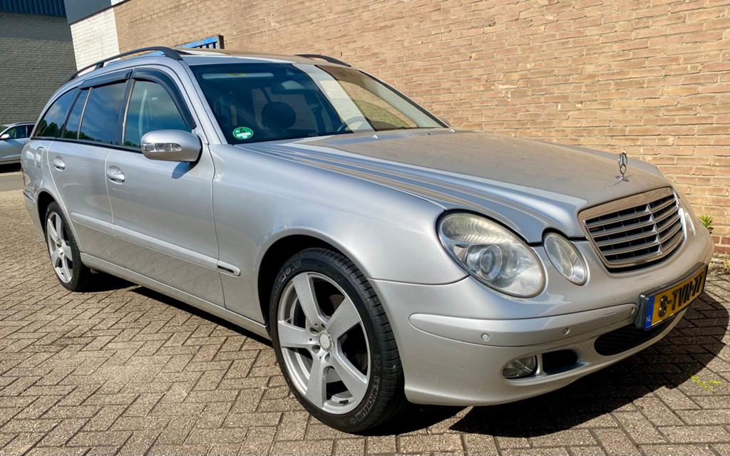 Mercedes-Benz E-Klasse 2.6 E240 Combi AUT 2003 Grijs, Auto's, Mercedes-Benz, Bedrijf, E-Klasse, ABS, Adaptieve lichten, Adaptive Cruise Control