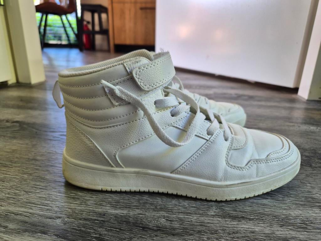 Witte hoge sneakers met klittenband en veters, Kleding | Dames, Schoenen, Primark, Wit, Ophalen of Verzenden, Sneakers of Gympen