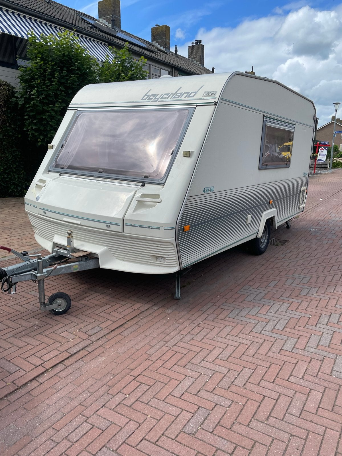 Beyerland Vitesse 430-MD Caravan - Compact en Compleet, Caravans en Kamperen, Rondzit, Omvormbare zithoek, Particulier, 4 tot 5 meter