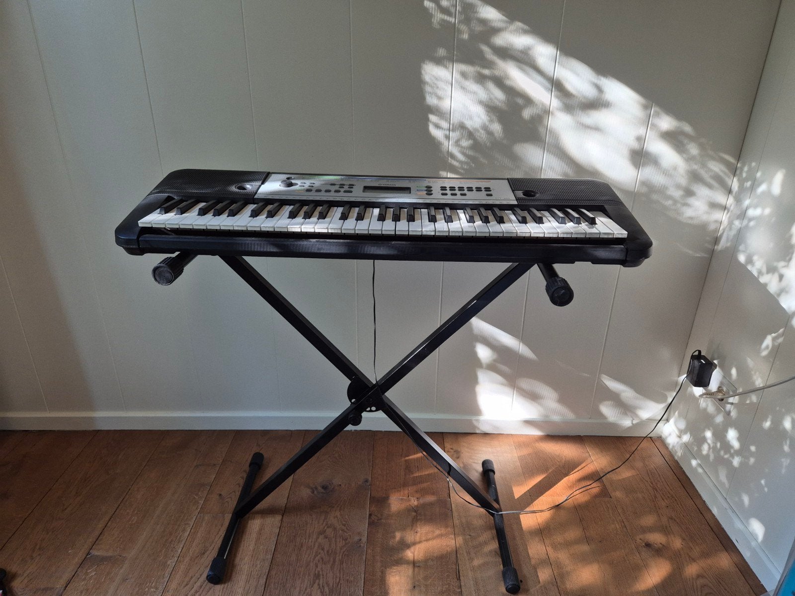 Yamaha Keyboard inclusief inklapbaar standaard., Ophalen of Verzenden, Zo goed als nieuw, 61 toetsen, Yamaha