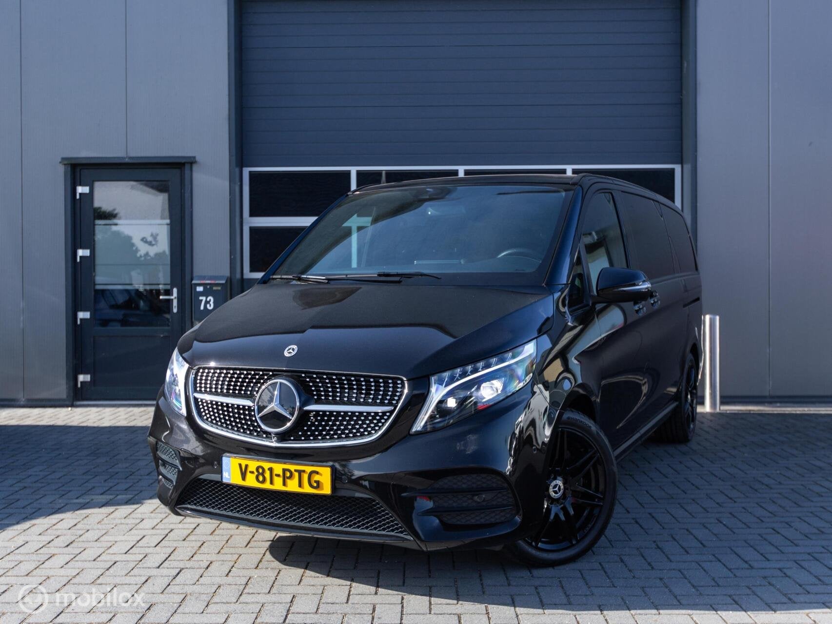 Mercedes V-klasse 300d AMG-Line Lang, Auto's, Automaat, Gebruikt, Euro 6, 4 cilinders