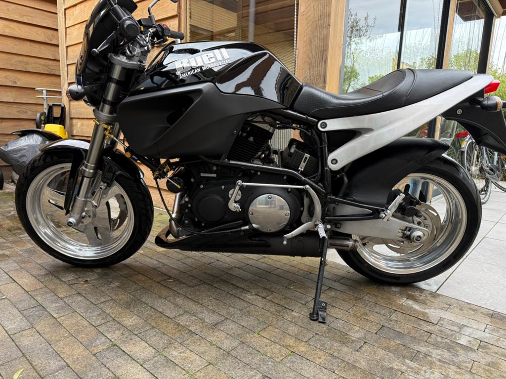 Buell X1 Lightning performance wheels zwart/aluminium.