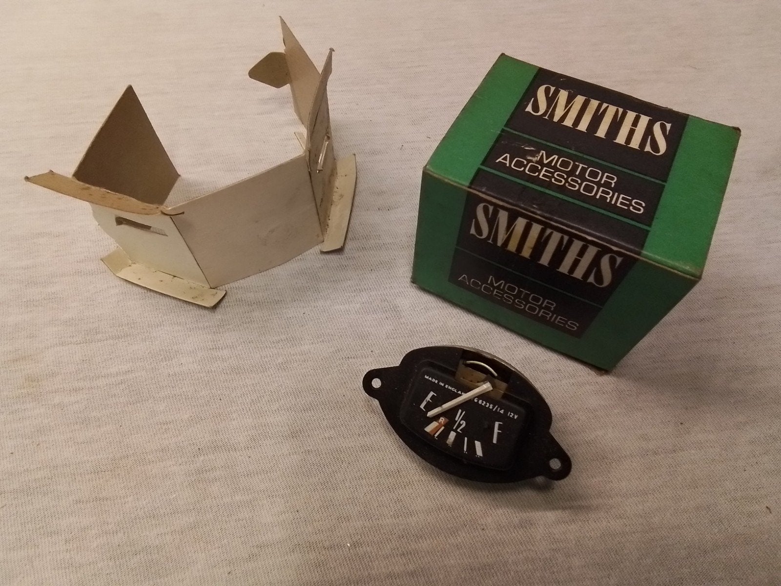 TRIUMPH HERALD 1200 / 1250 SMITHS BENZINE METER NIEUW !, Ophalen of Verzenden